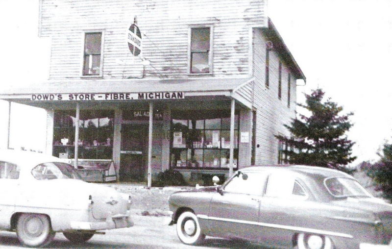 Dowds Store - Postcard (newer photo)